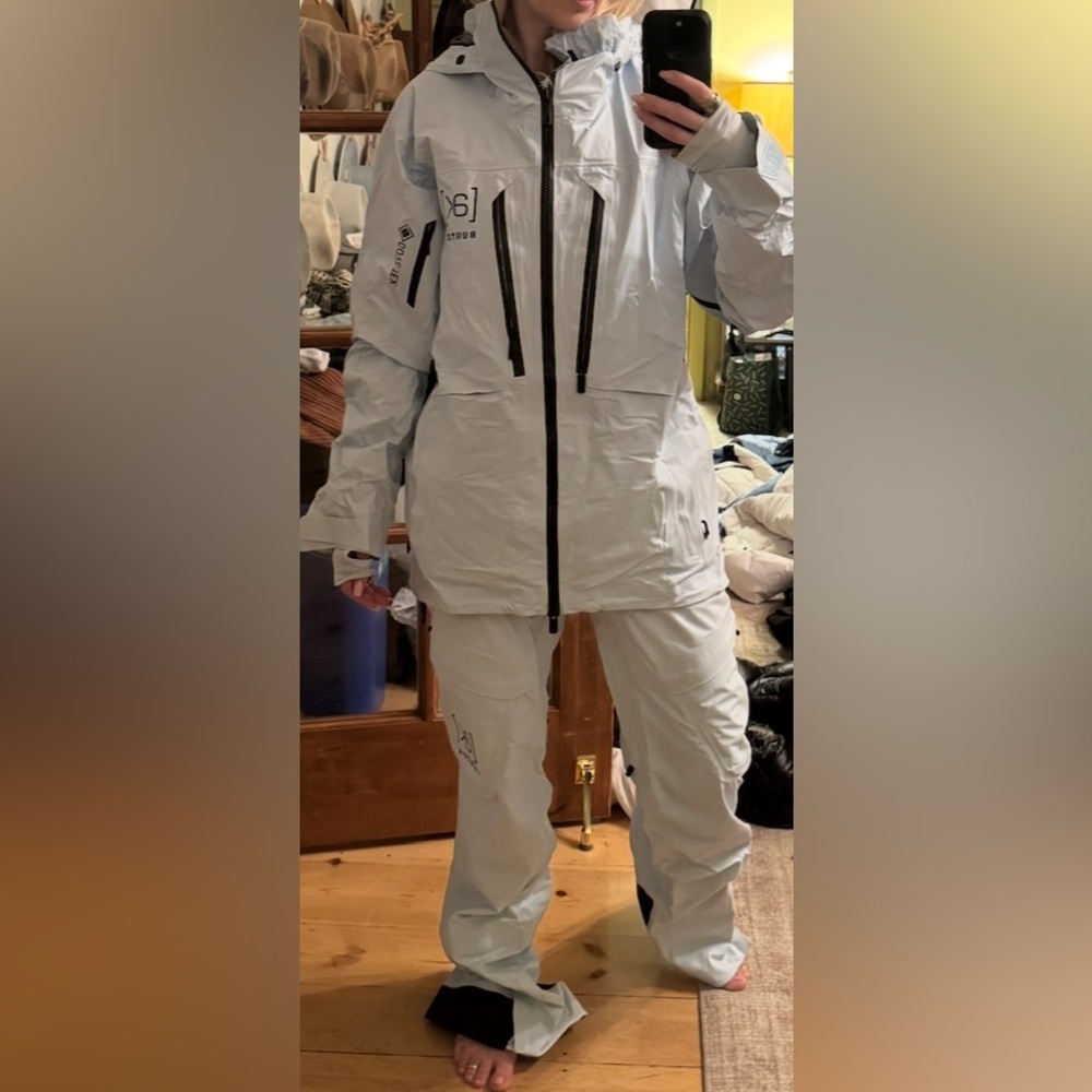 Burton AK blue Hover C-KNIT Stretch jacket Kimmy GORE‑TEX 3L Stretch Bib Pants